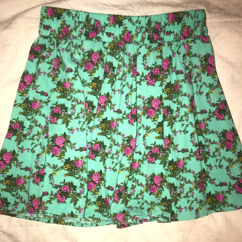 Forever 21 green floral skirt